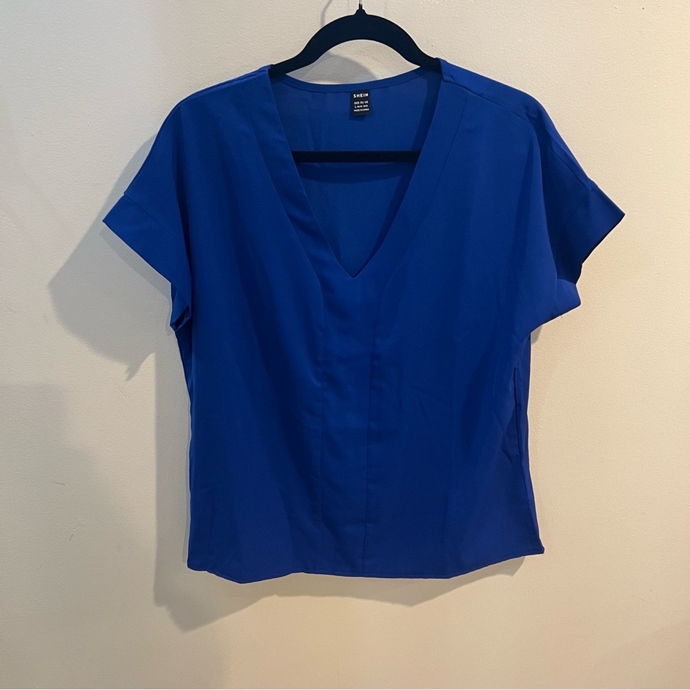 🛑 SALE 🌻 SHEIN Royal Blue V-Neck Women's Top